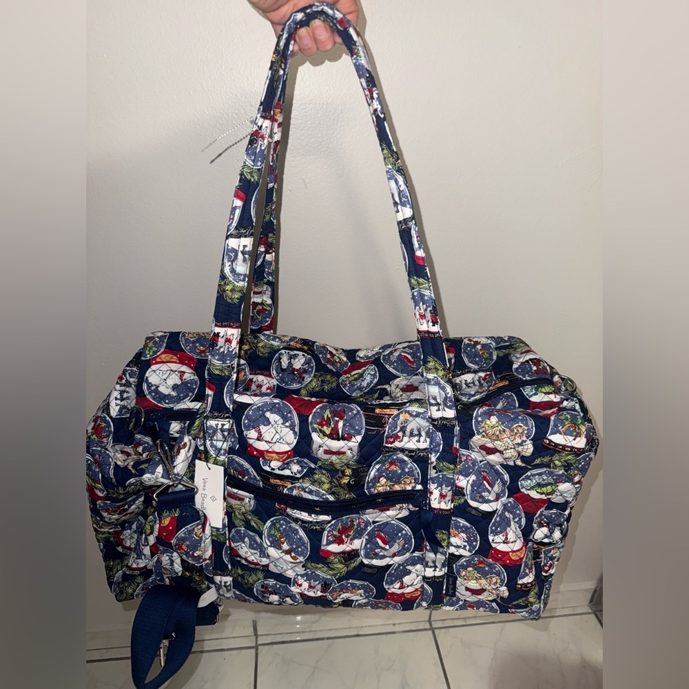 NWT VERA BRADLEY LARGE TRAVEL DUFIE SNOW GLOBES